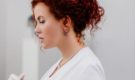 Трихолог Алина Овчинникова развеяла мифы об уходе за волосами