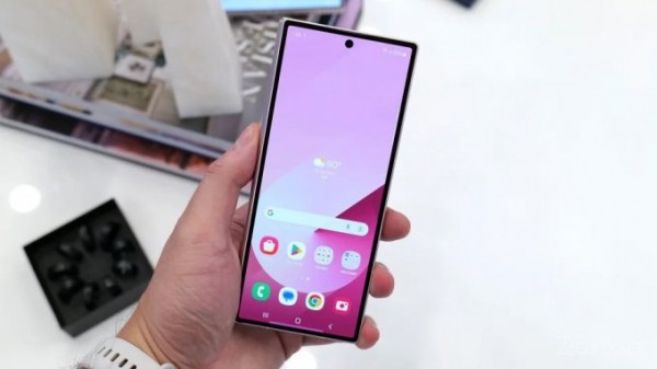 Samsung представила складной смартфон Galaxy Z Fold6 с обновлённым дизайном и ценой от $1900